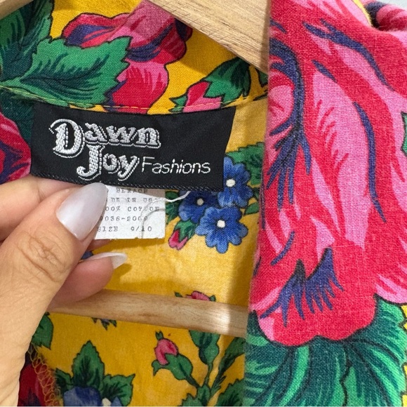 Vibrant Vintage Floral Midi Dress - Picture 3 of 15